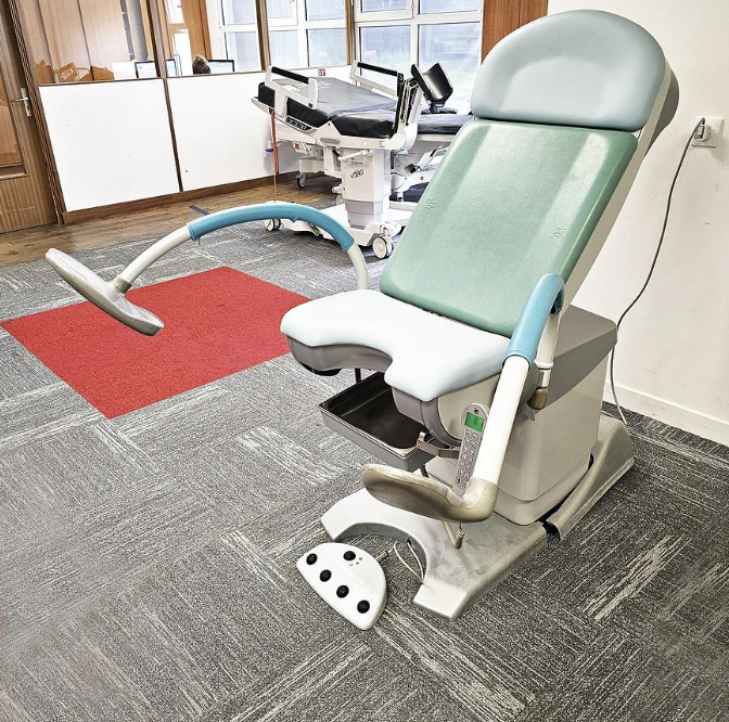 D'occasion CHAISE GYNECOLOGIQUE SCHMITZ MEDI-MATIC
