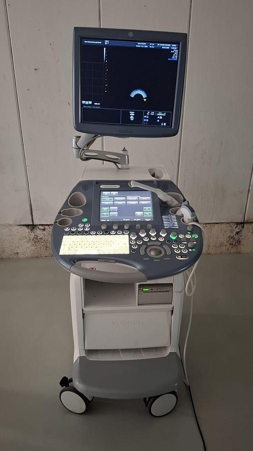 D'occasion ULTRASOUND GENERAL ELECTRIC  GE VOLUSON E6 