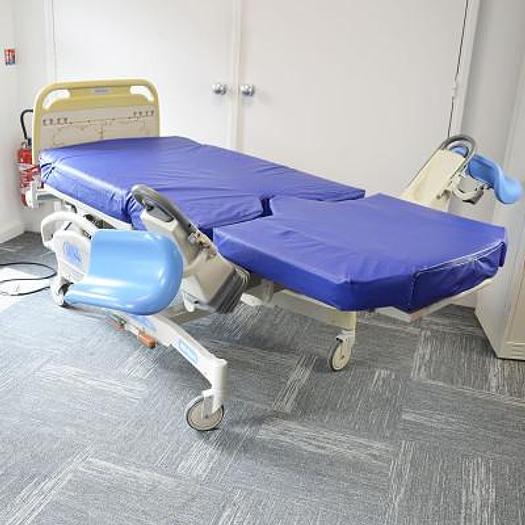 Used HILL ROM AFFINITY 4 DELIVERY BED, ELECTRIC MOVEMENTS, BARRIER CONTROL