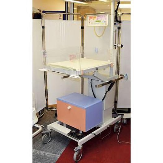 Used NEONATAL RESUSCITATION TABLE MEDIPREMA ISIS