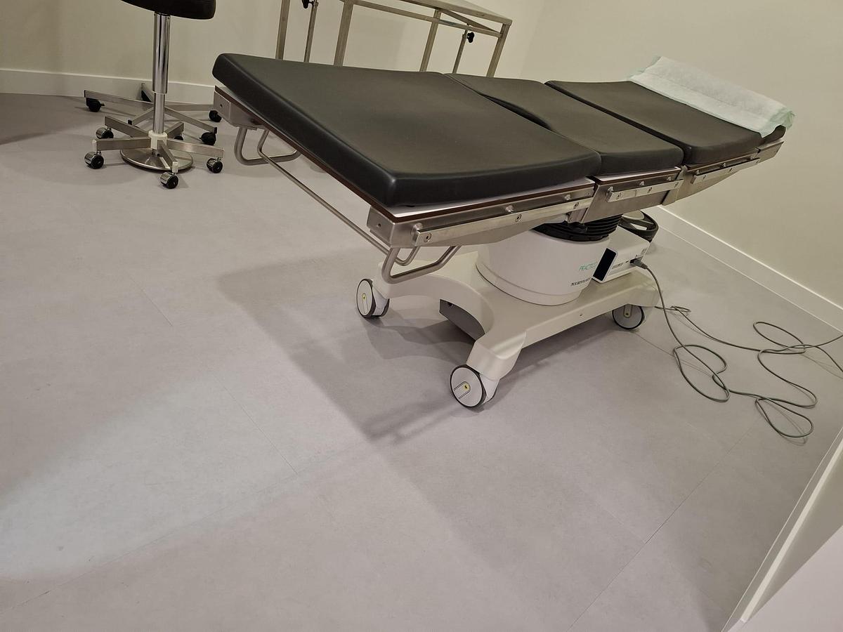 D'occasion table d'operation MERIVAARA PRACTICO