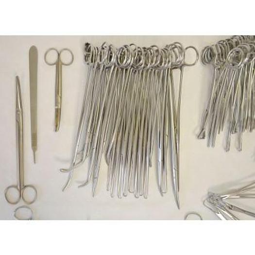 Used SET OF INSTRUMENTS FOR BASIC SURGERY