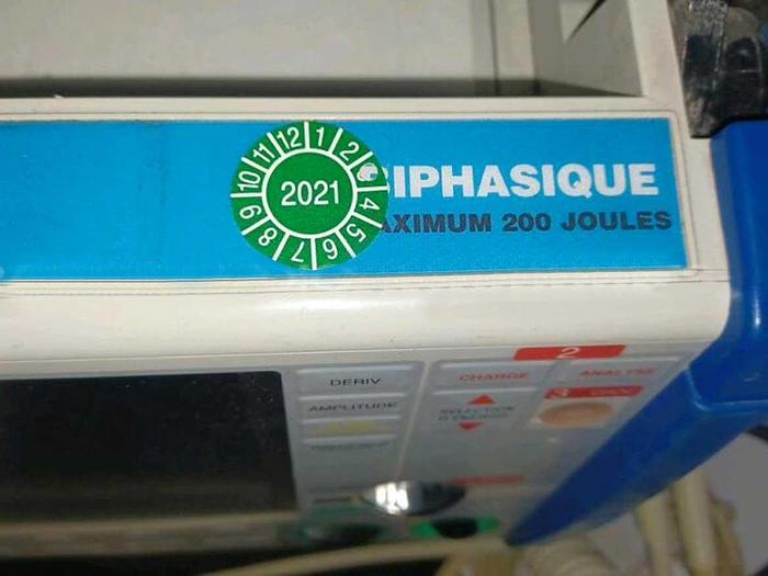 Used ZOLL SERIES M DEFIBRILLATOR, MANUAL AND SEMI-AUTOMATIC