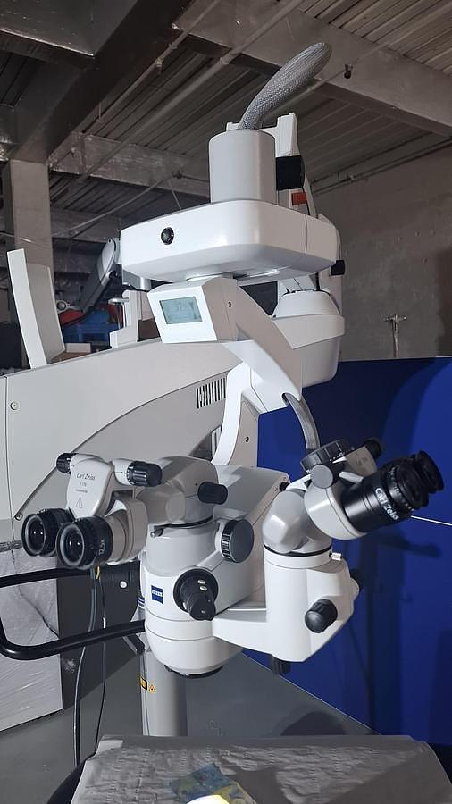 D'occasion KARL ZEISS LUMERA 700 OPERATING OPHTHALMOLOGY MICROSCOPE