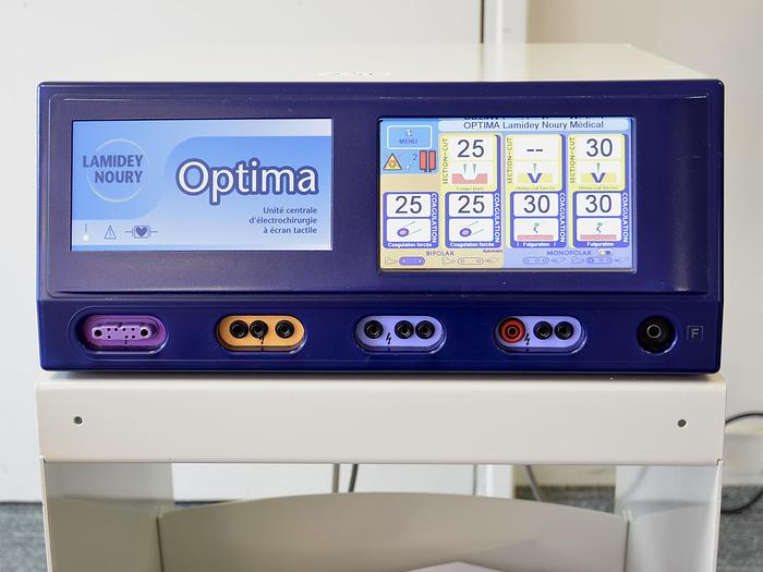 original-d-occasion-bistouri-lamidey-noury-optima-haute-frequence-a-ecran-tactile-sur-chariot.JPG