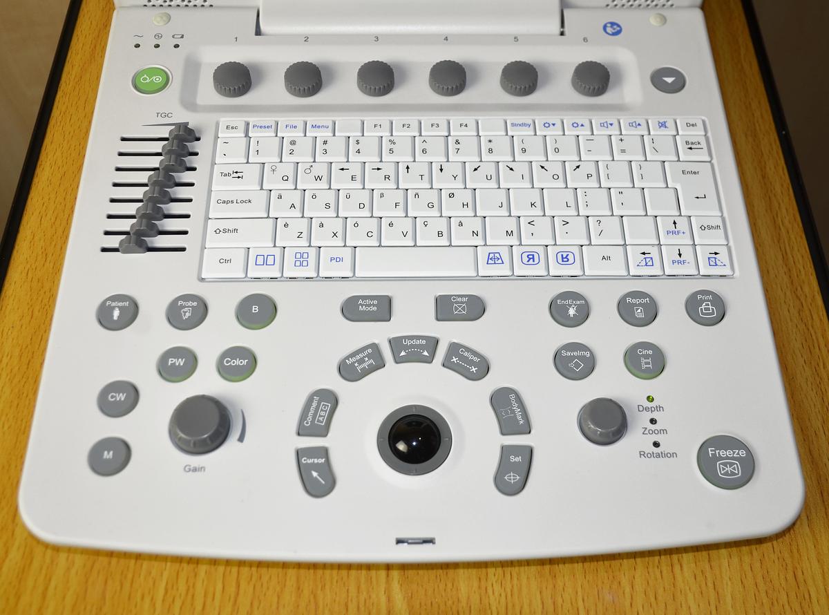 D'occasion EDAN U50 PORTABLE ULTRASOUND MACHINE WITH TWO PROBES