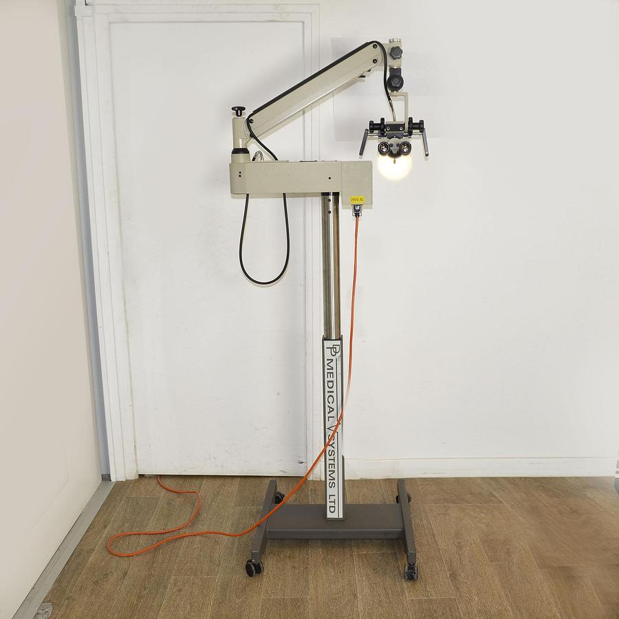 D'occasion STORZ URBAN US-1 OPHTHALMIC OPERATING MICROSCOPE