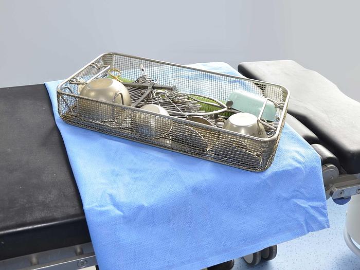 Used SET FOR UROLOGICAL LAPAROTOMY