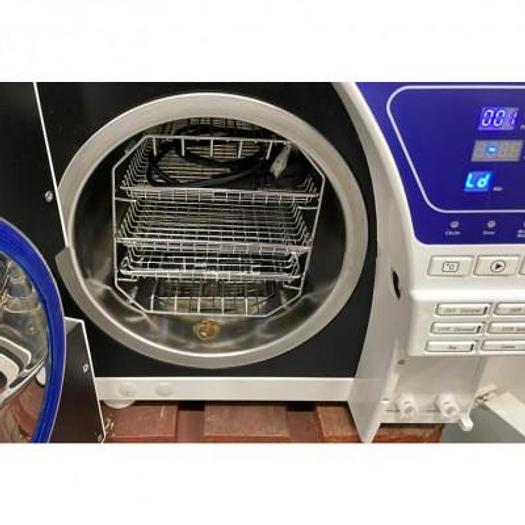 Used 22-LITRE VACUUM AUTOCLAVE