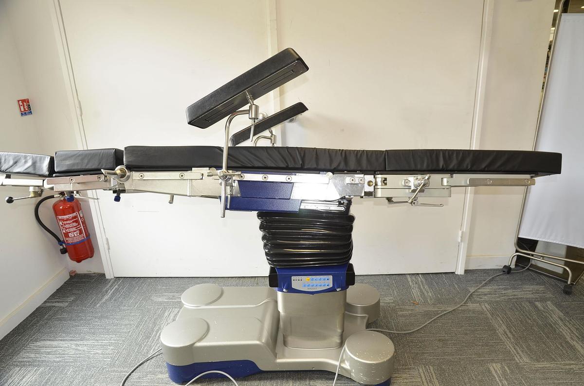 D'occasion TABLE D'PÉRATION MAQUET ALPHAMAXX 1133