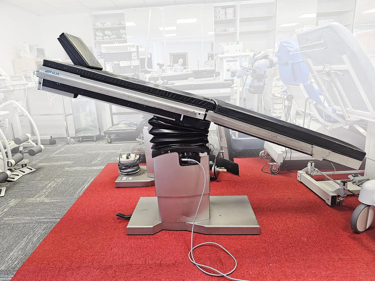 D'occasion ALM STERIS ST ELECTRICAL OPERATING TABLE