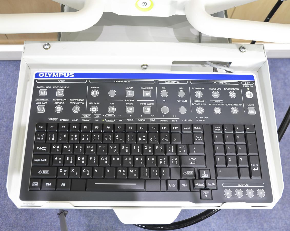 D'occasion OLYMPUS EXERA III CV190 VIDEO COLUMN WITH 2 ENDOSCOPES