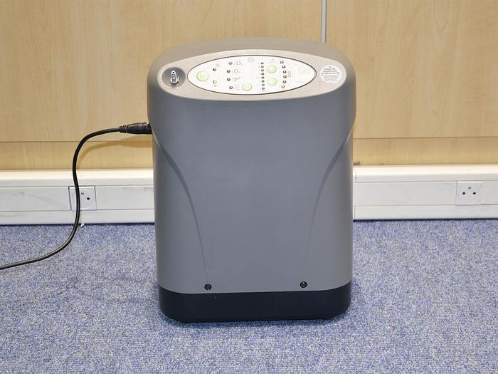 Used DEVILBISS iGO PORTABLE OXYGEN CONCENTRATOR WITH CARRYING CASE