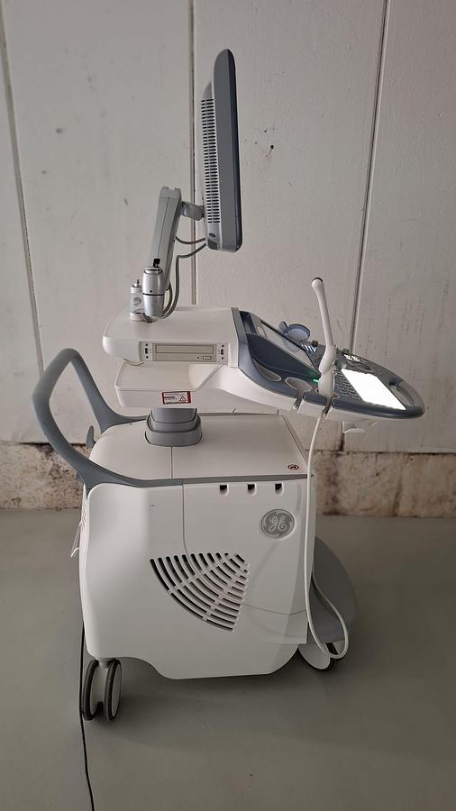 D'occasion ULTRASOUND GENERAL ELECTRIC GE VOLUSON E6