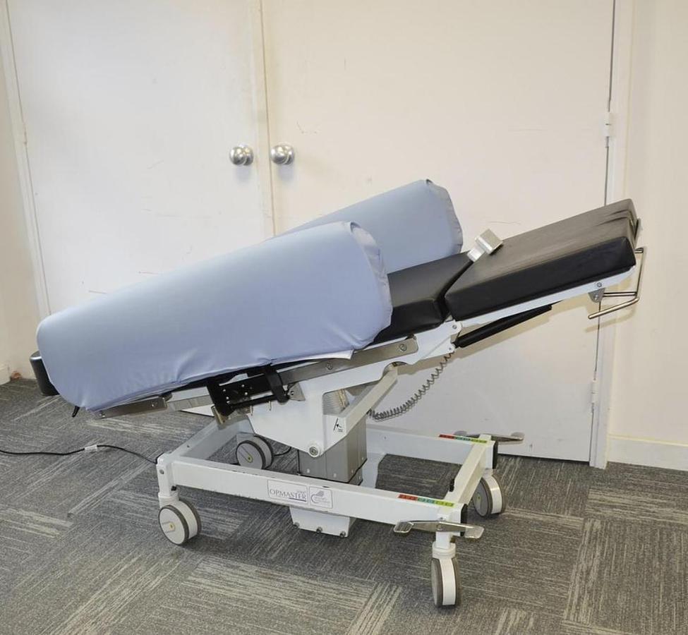 D'occasion MOBILE OPERATING TABLE FOR AMBULATORY OPHTALMOLOGY/PLASTIC/ENT/BARIATRIC SURGERY