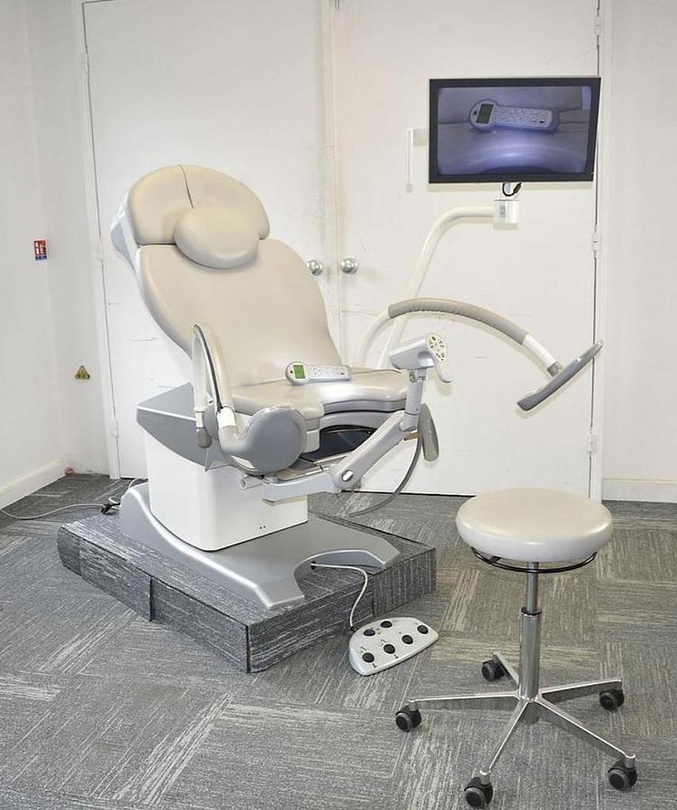 Rénové FAUTEUIL GYNÉCOLOGIQUE SCHMITZ MEDI-MATIC AVEC VIDEO COLPOSCOPE VIDAN INTEGRÉ ET ECRAN