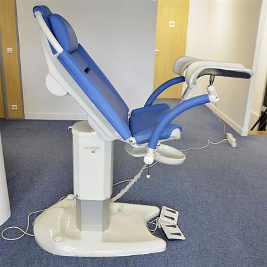 Used MAQUET RADIUS GYNECOLOGICAL AND UROLOGICAL EXAMINATION AND TREATMENT TABLE