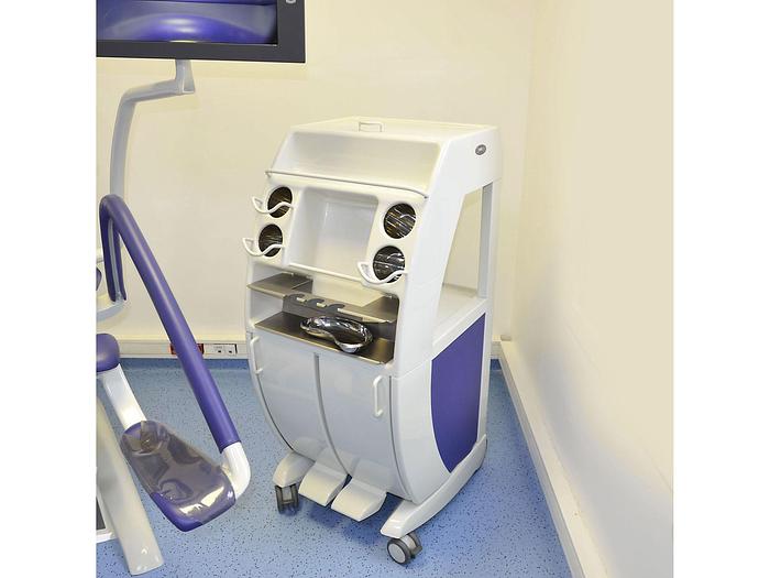 Used GYNECOLOGICAL WORKSTATION COMPOSED OF A GYNECOLOGICAL CHAIR, A VIDEO COLPOSCOPE, AN LCD SCREEN, AND A LINET BORCAD GRACIE MODEL INSTRUMENT TROLLEY