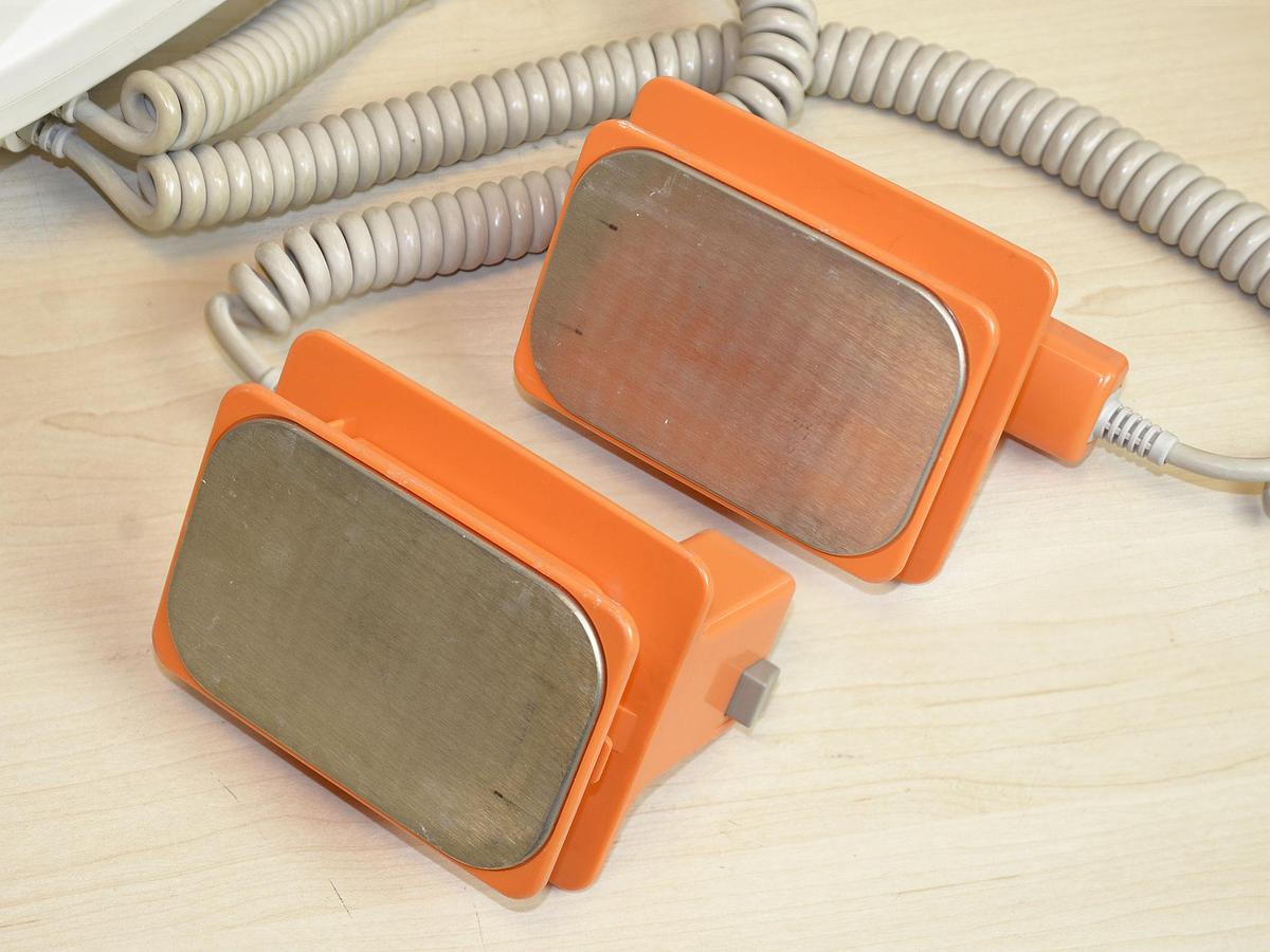 D'occasion NIHON KOHDEN TEC5221 DEFIBRILLATOR