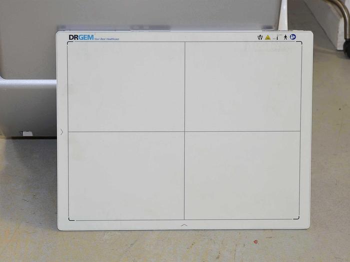 D'occasion RADIO MOBILE NUMÉRIQUE DRGEM TOPAZ-32D de 2020 - PARFAIT ÉTAT