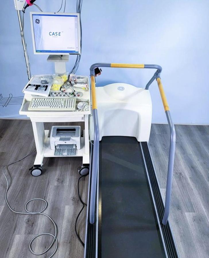 D'occasion STRESS TEST  / EPREUVE D'EFFORT  GE CASE AVEC TAPIS GE T2100