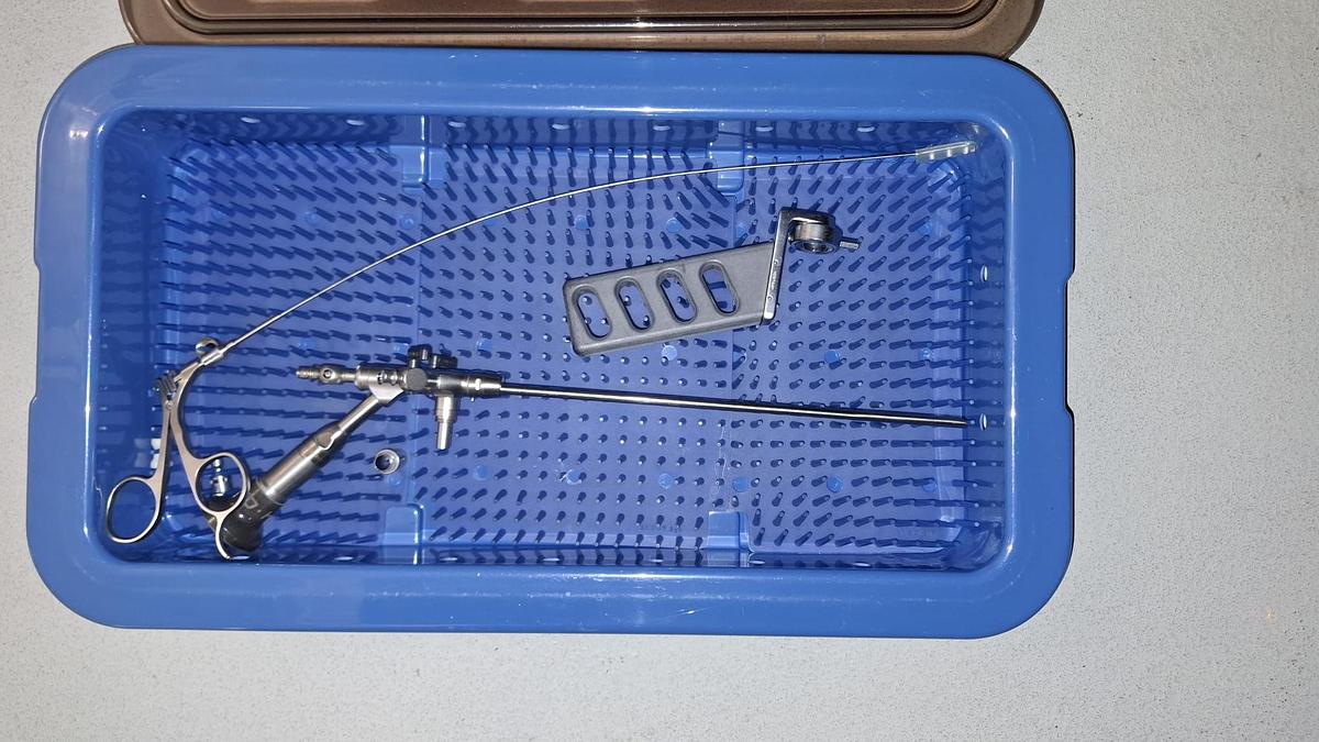 D'occasion HYSTEROSCOPE COMPACT RICHARD WOLF 8986.401   30°  L30cm AVEC CANAL OPERATEUR ET PINCE A BIOPSIE