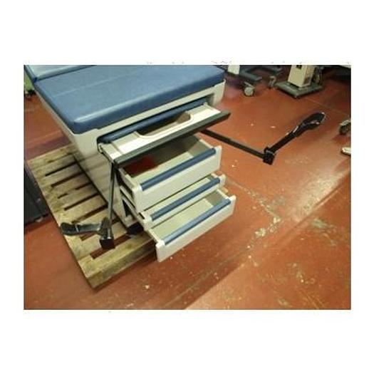 Used MIDMARK 404 MULTI-PURPOSE TABLE NOT IN USE