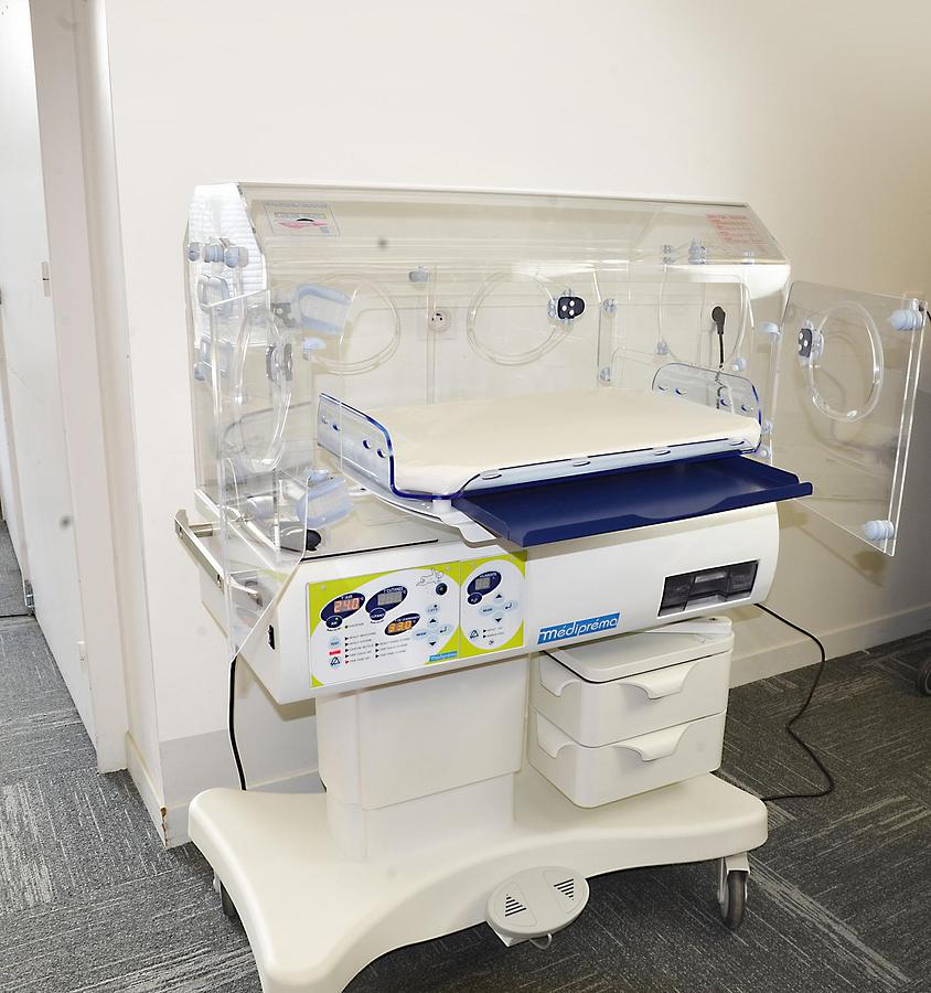 original-d-occasion-incubateur-mediprema-mp-5-isis-annee-2010.JPG