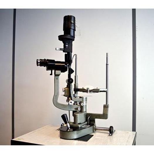 Used SLIT LAMP HAAG STREIT BM 900 THREE-DIMENSIONAL MOVEMENTS, ON TABLE WITH VARIABLE HEIGHT