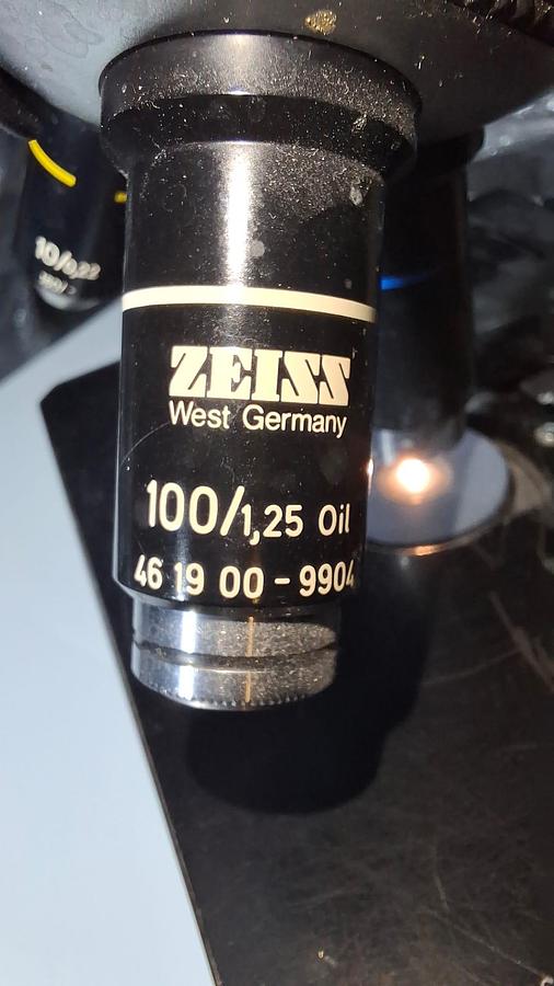 D'occasion MICROSCOPE DE LABORATOIRE ZEISS