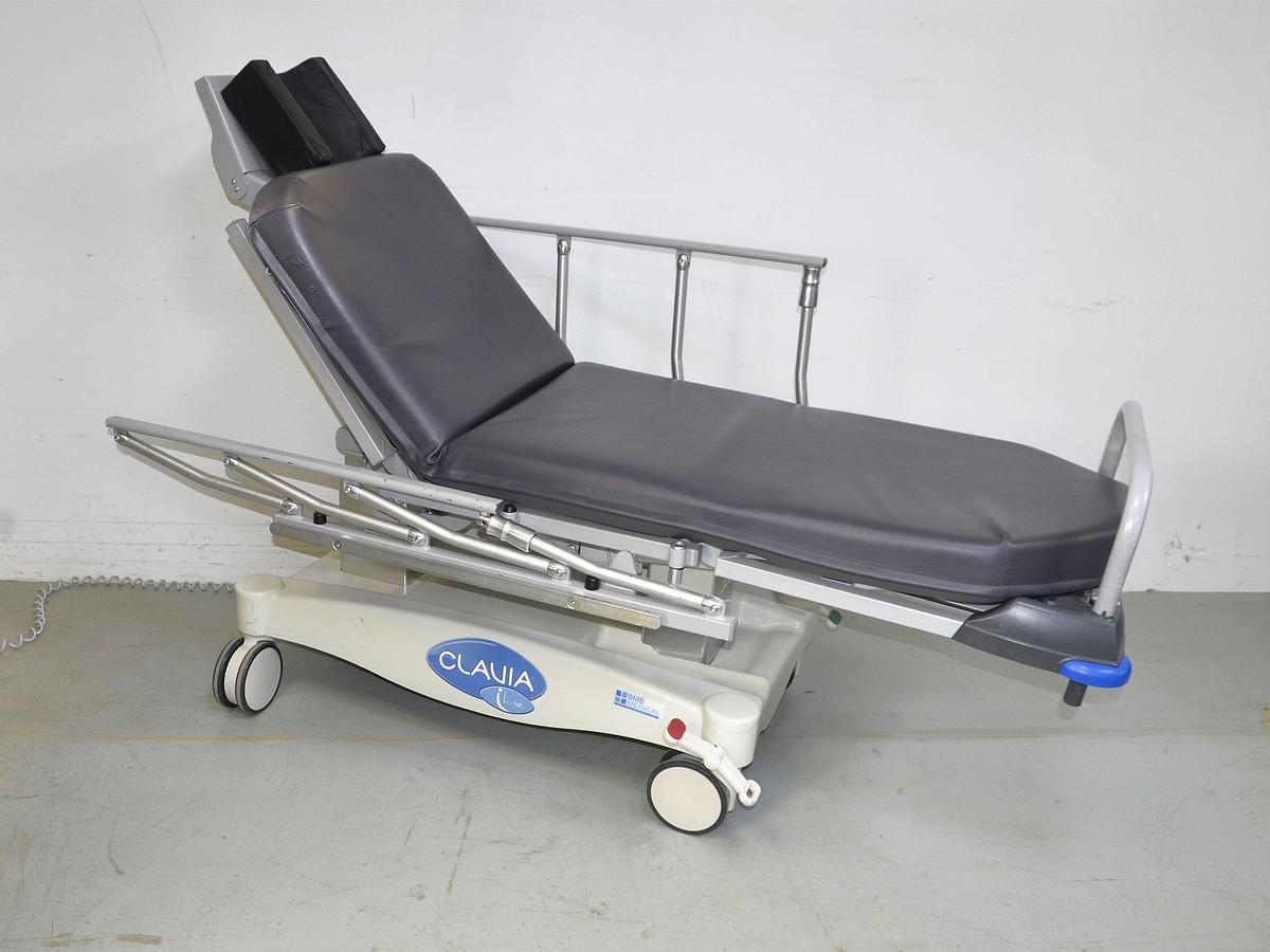 D'occasion BMB MEDICAL CLAVIA LINE ELECTRIC STRETCHER TROLLEY
