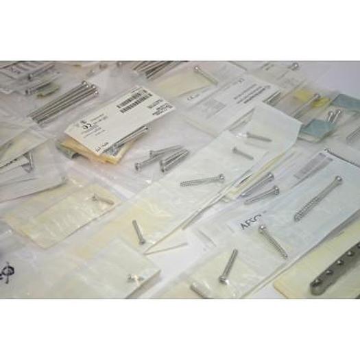 SET OF MISCELLANEOUS NEW ORTHOPEDIC SCREWS