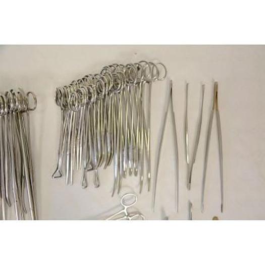 Used SET OF INSTRUMENTS FOR BASIC SURGERY