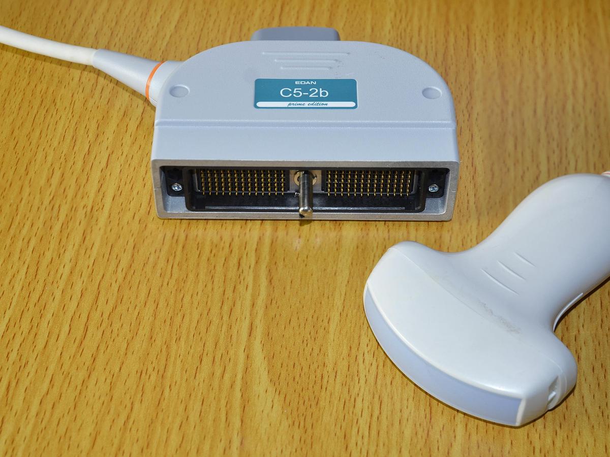 D'occasion EDAN U50 PORTABLE ULTRASOUND MACHINE WITH TWO PROBES