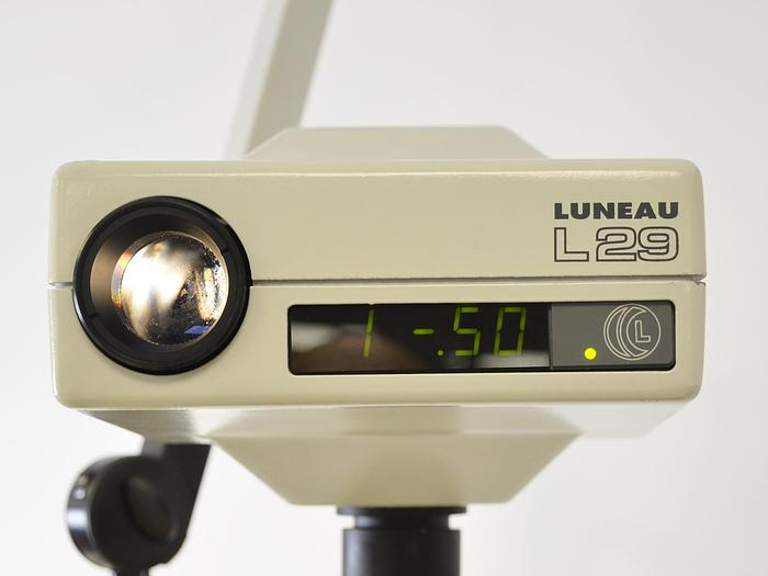 D'occasion PROJECTEUR DE TESTS AVEC TÉLÉCOMMANDE LUNEAU  L 29