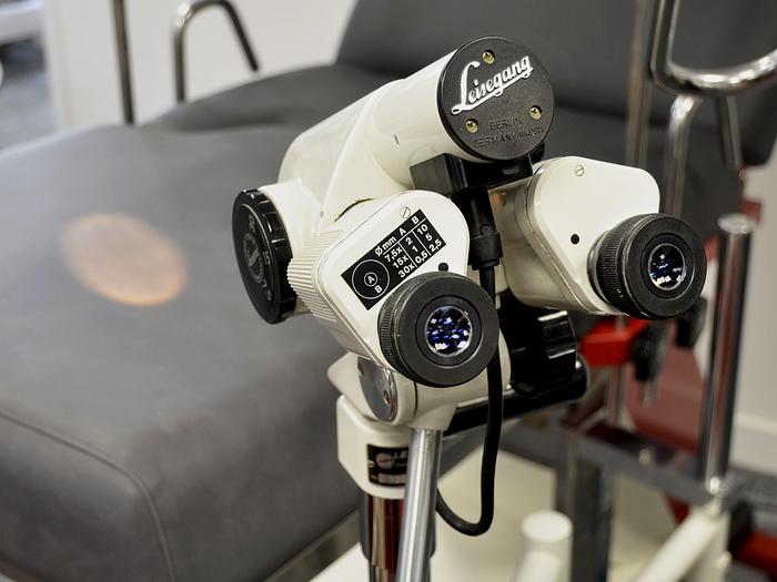 D'occasion PROMOTAL GYNECOLOGY CHAIR WITH COLPOSCOPE LEISEGANG TYPE BG