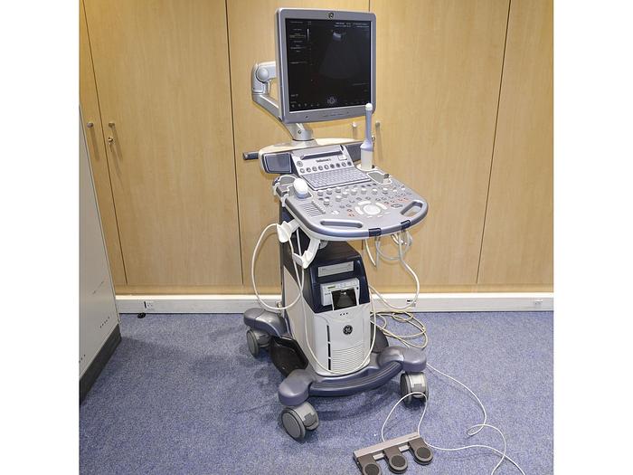 D'occasion ECHOGRAPHE GENERAL ELECTRIC VOLUSON S8