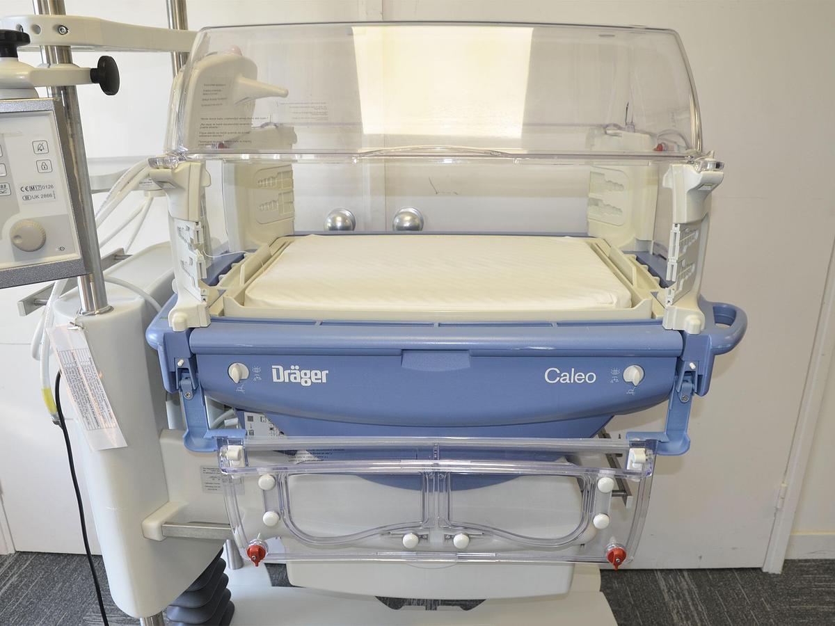 D'occasion DRAGER CALEO INCUBER WITH MATTRESS