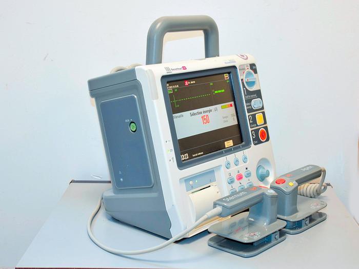 Used MINDRAY D6 DEFiBRiLATOR