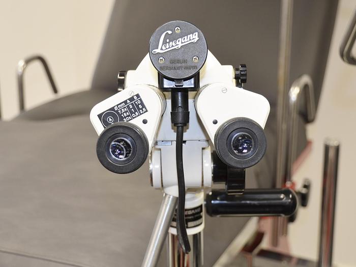 D'occasion PROMOTAL GYNECOLOGY CHAIR WITH COLPOSCOPE LEISEGANG TYPE BG