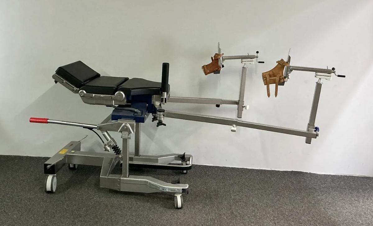 MAQUET OPERATING TABLE WITH ORTHOPEDIC EXTENSION (never used, still in its shipping crate)