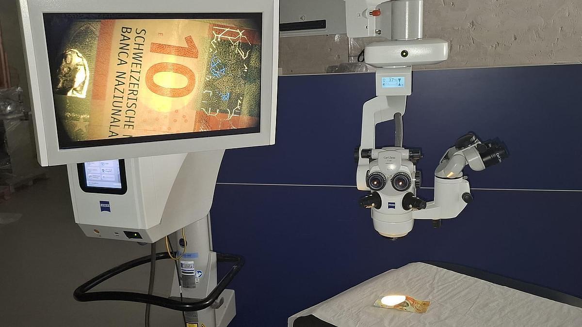 D'occasion KARL ZEISS LUMERA 700 OPERATING OPHTHALMOLOGY MICROSCOPE