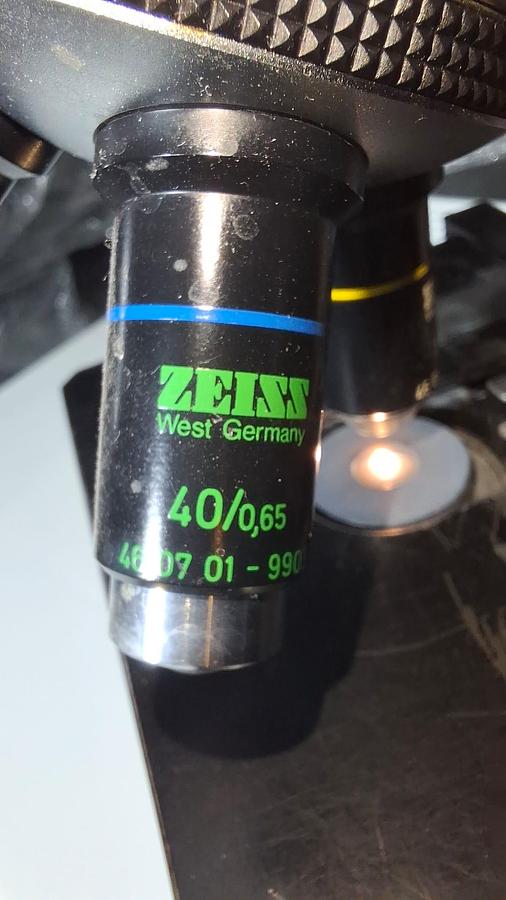 D'occasion MICROSCOPE DE LABORATOIRE ZEISS