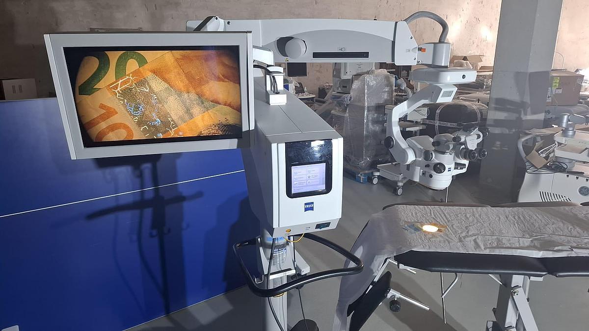 D'occasion KARL ZEISS LUMERA 700 OPERATING OPHTHALMOLOGY MICROSCOPE