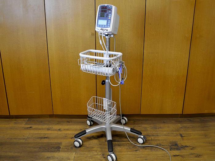 D'occasion MONITEUR MOBILE DE PRESSION BRASSARD, DE SpO2 ET DE FRÉQUENCE CARDIAQUE MINDRAY VS-800