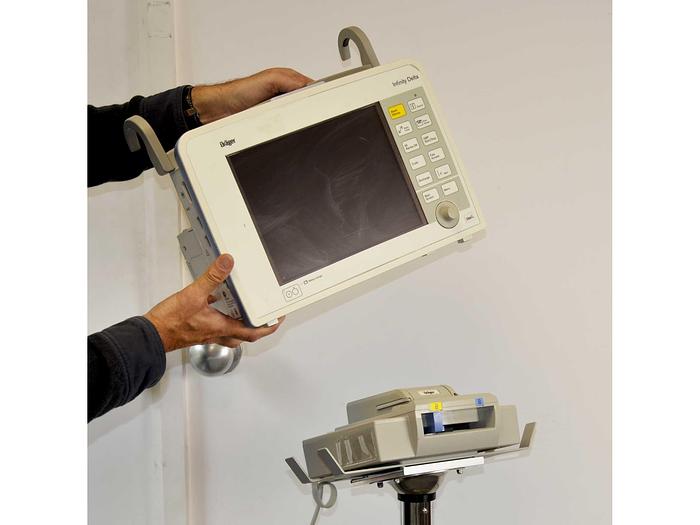 Used DRAGER INFINITY DELTA PORTABLE STAND MULTI-PARAMETER MONITOR