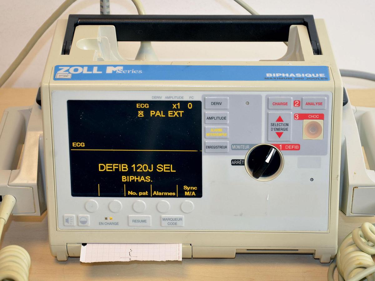 D'occasion ZOLL SERIES M DEFIBRILLATOR