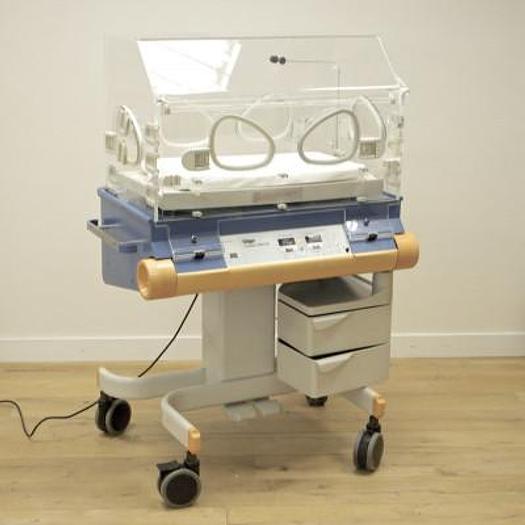 Used BABY INCUBATOR DRAEGER 8000SC