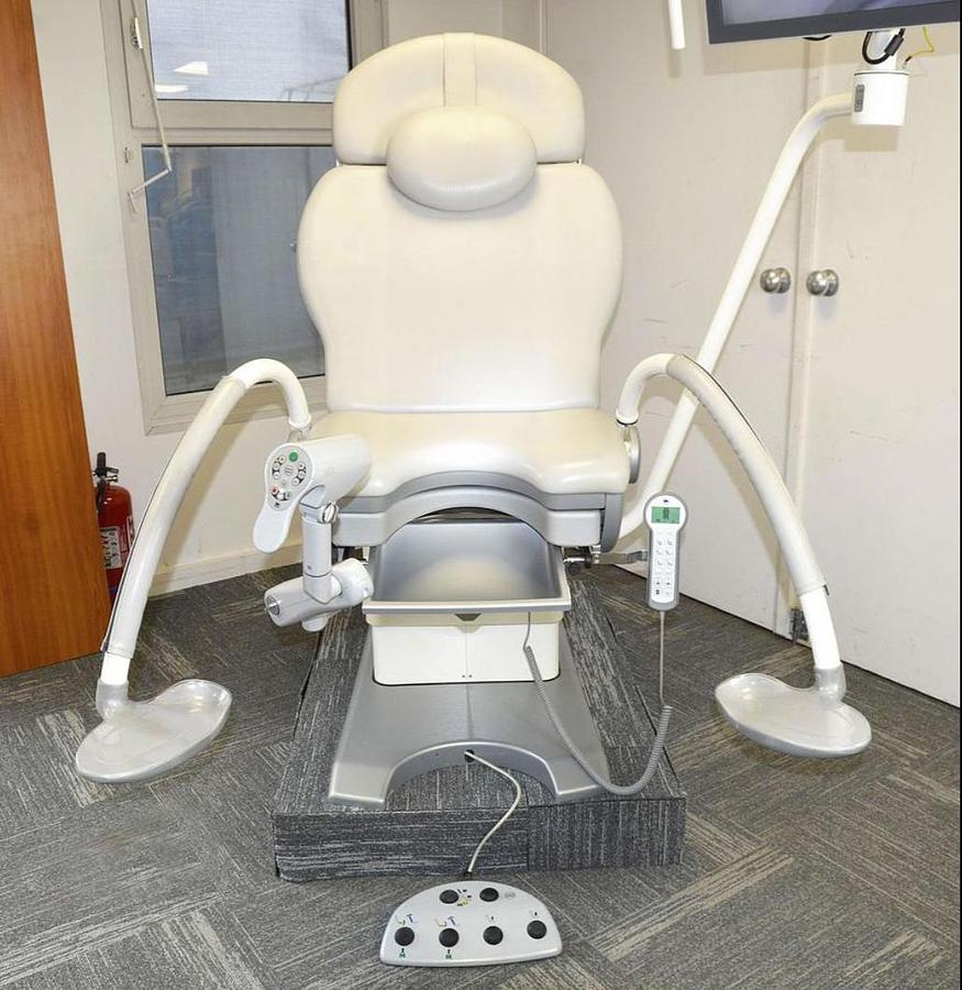 Rénové FAUTEUIL GYNÉCOLOGIQUE SCHMITZ MEDI-MATIC AVEC VIDEO COLPOSCOPE VIDAN INTEGRÉ ET ECRAN