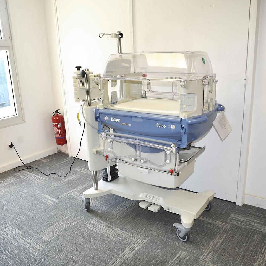 D'occasion DRAGER CALEO INCUBER WITH MATTRESS